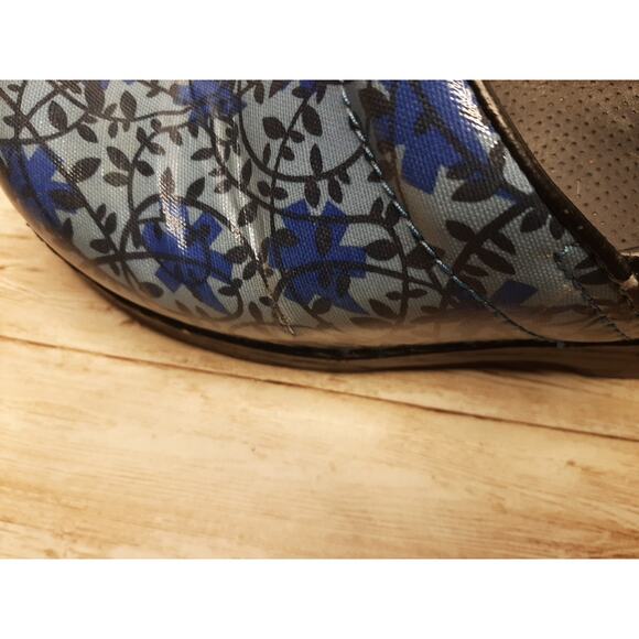 Dansko Women's Vegan Blue Floral Clogs Size 7.5/38 - Some Flaws See Pics - Picture 6 of 16
